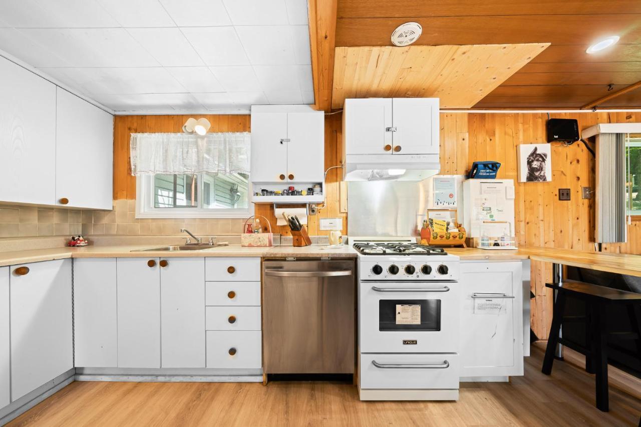 Cottage Binx Bracebridge Exterior photo